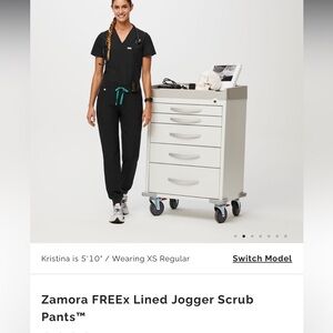 Light used FREEx figs scrub set!